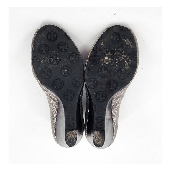 TORY BURCH Silver Herringbone Pattern Wedge Pumps Poor Condition - Picture 12 of 14